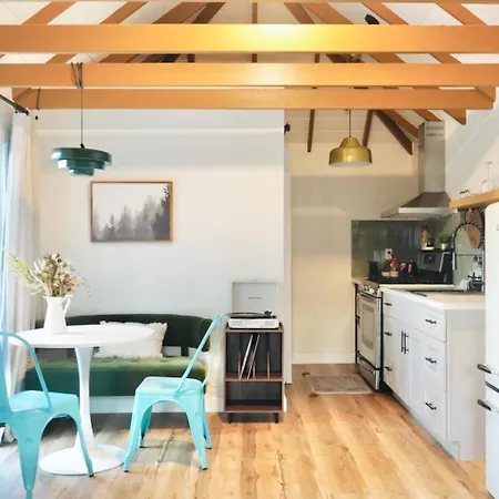 Sunny Days Tiny House With Private Entrance, Pool And View Hotel